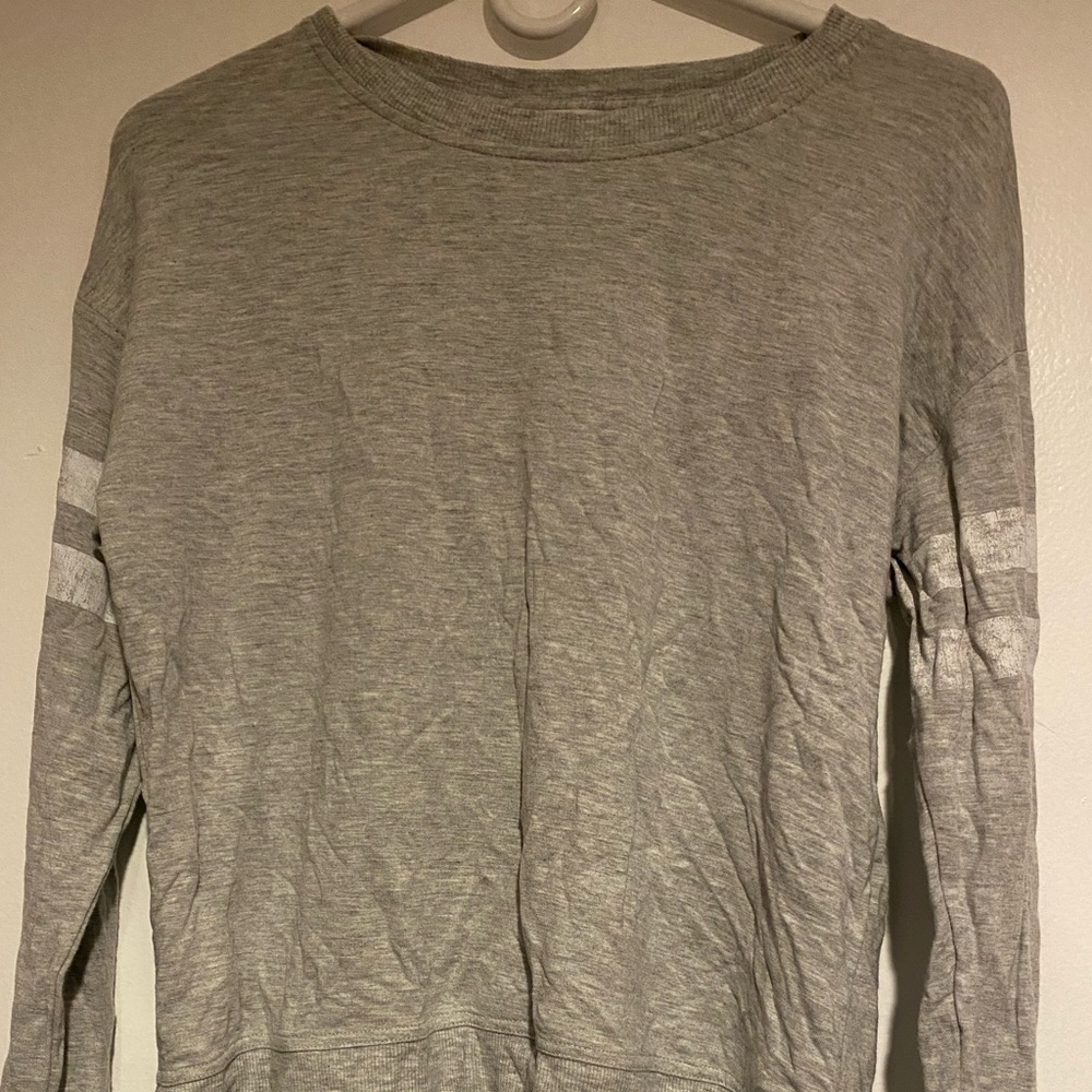 Vineyard Vines grey long sleeve